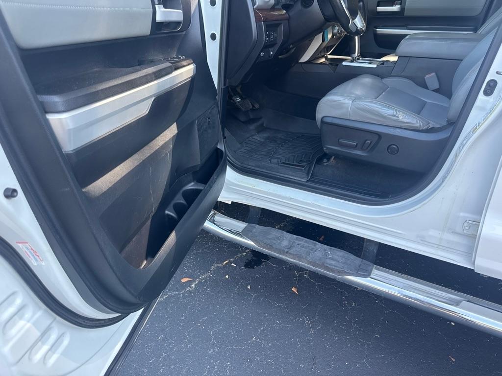 Toyota Tundra 2WD Truck CrewMax 5.7L V8 6-Spd AT LTD (Natl) 2015
