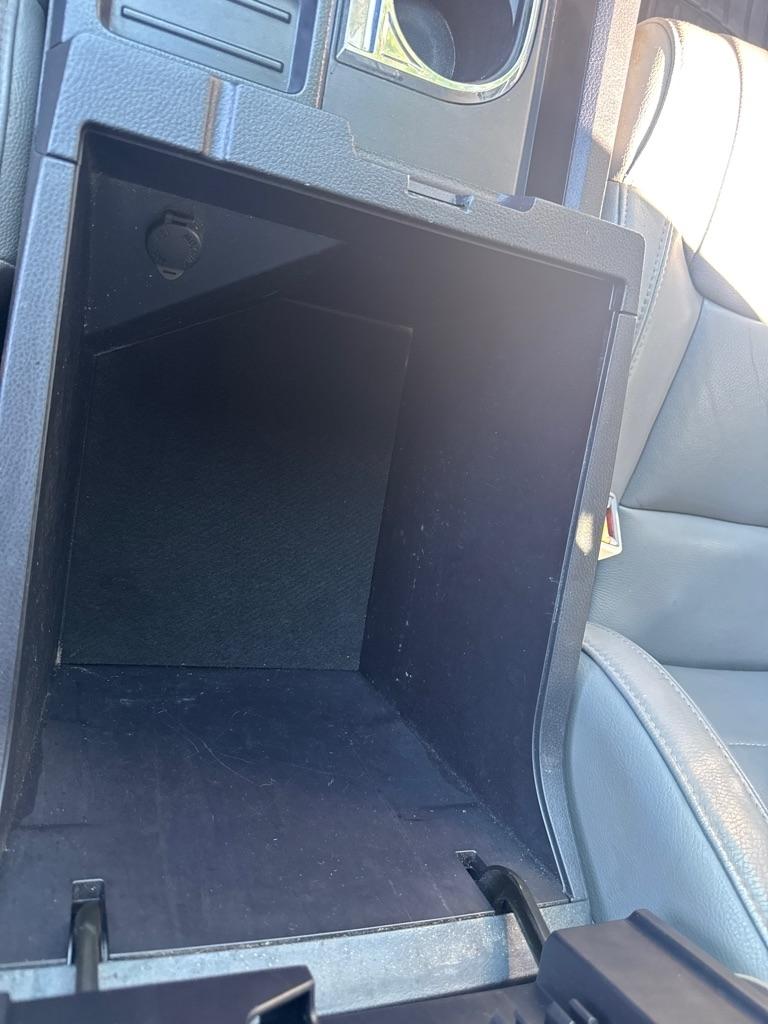 Toyota Tundra 2WD Truck CrewMax 5.7L V8 6-Spd AT LTD (Natl) 2015