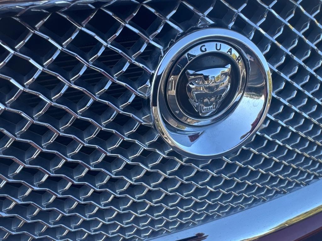 Jaguar XF 4dr Sdn Portfolio 2011