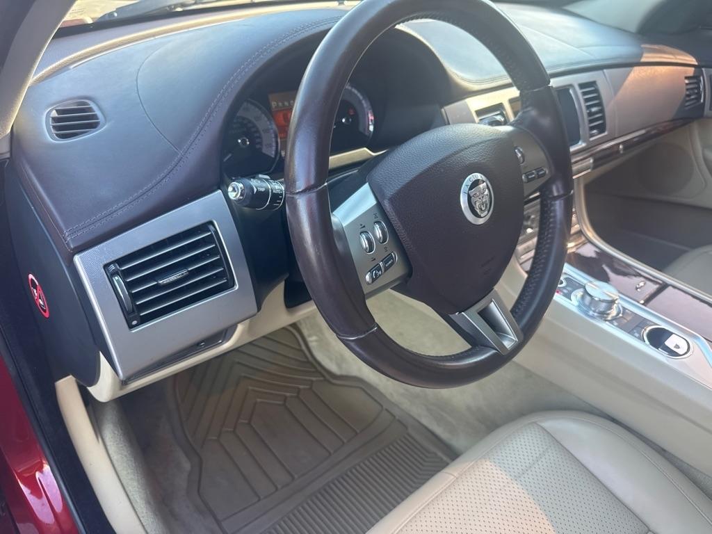Jaguar XF 4dr Sdn Portfolio 2011