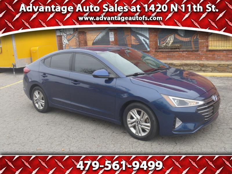 2019 Hyundai Elantra SEL's photo