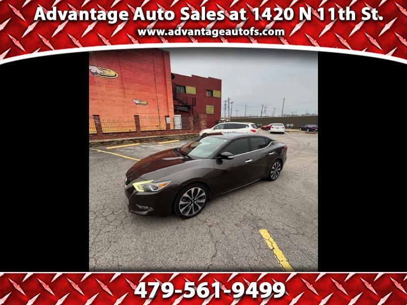 2016 Nissan Maxima SR's photo