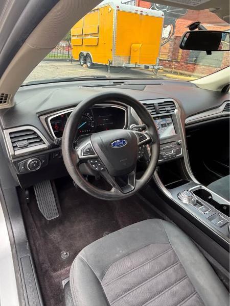Ford Fusion SE 2017