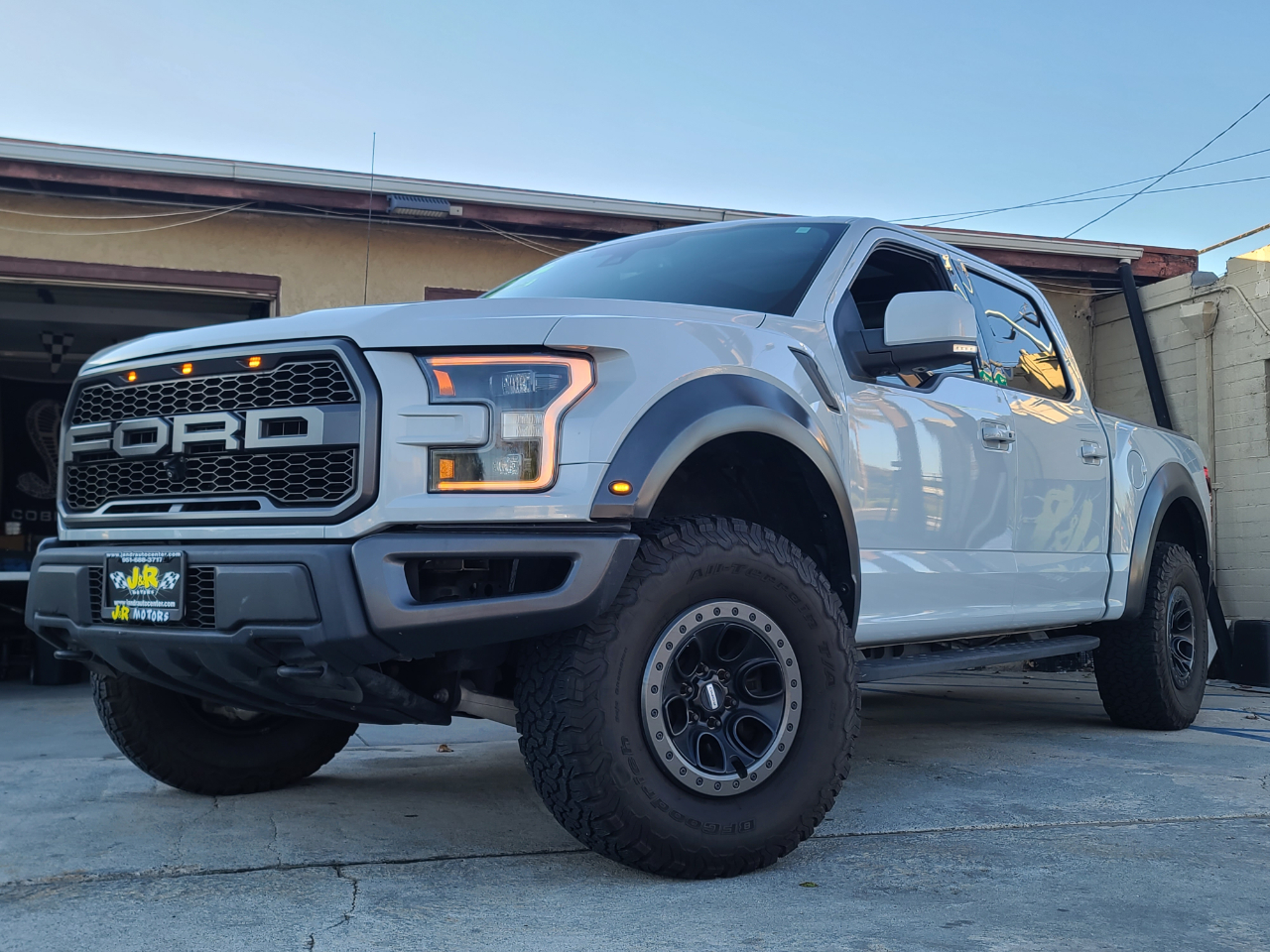 2017 Ford F-150 Raptor SuperCrew 4WD
