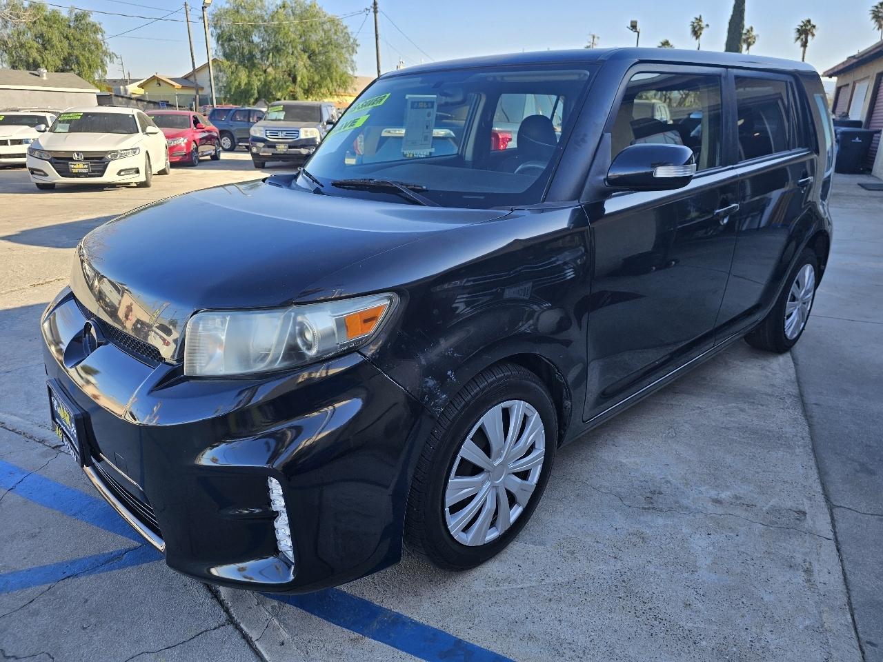 2015 Scion xB 5-Door Wagon 5-Spd MT