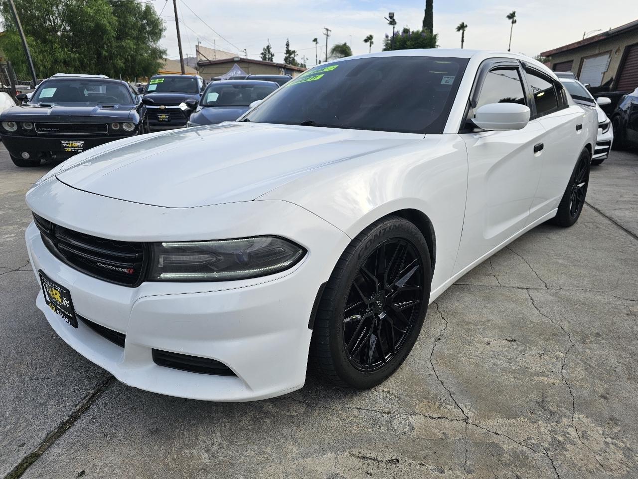 Dodge Charger SE 2015