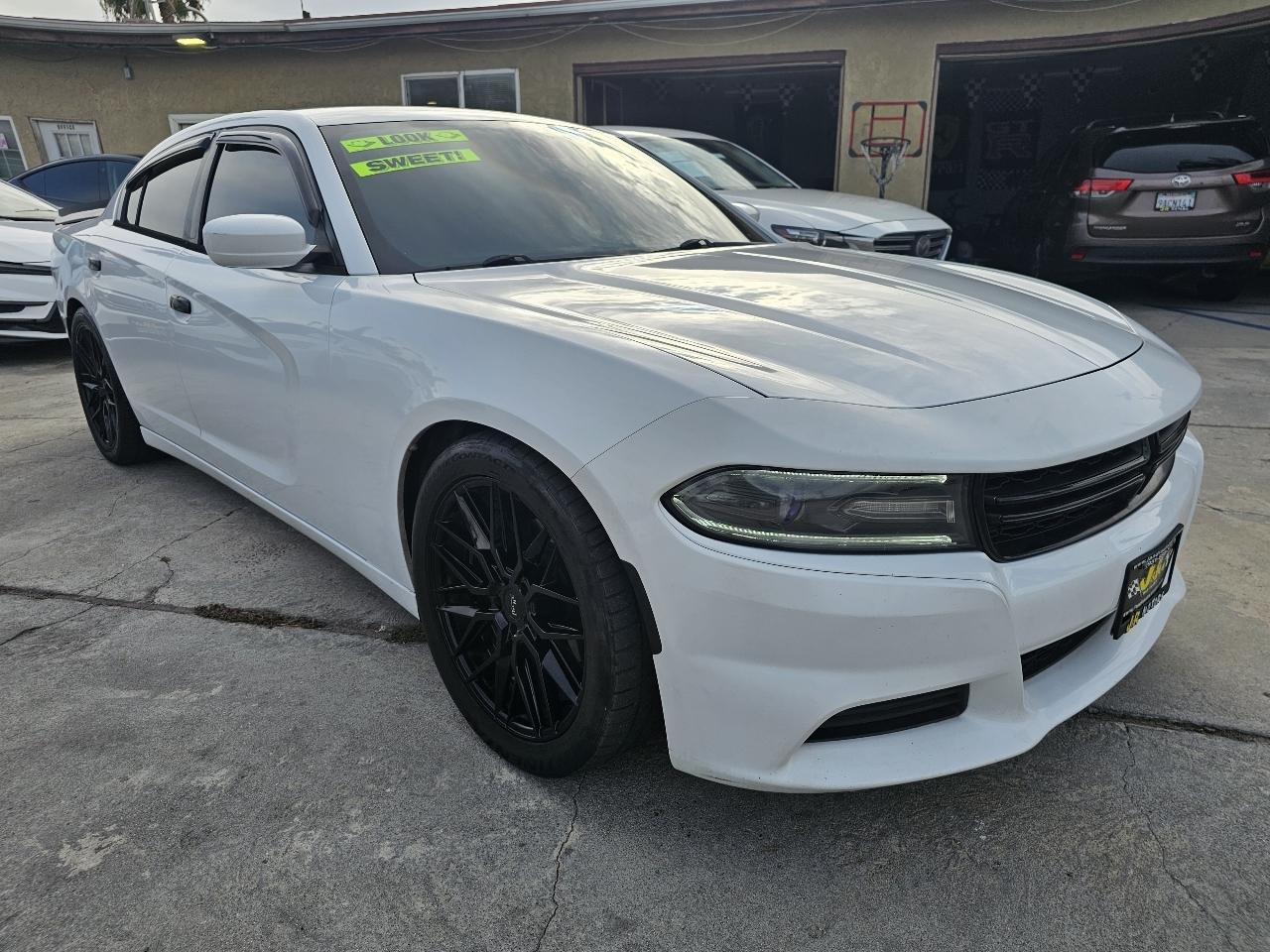 Dodge Charger SE 2015