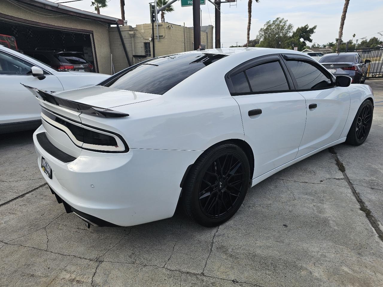 Dodge Charger SE 2015