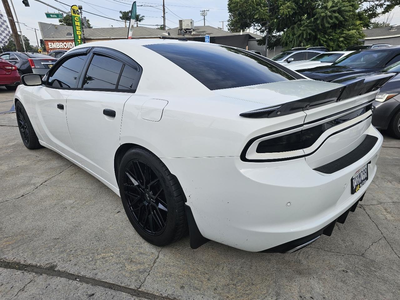 Dodge Charger SE 2015