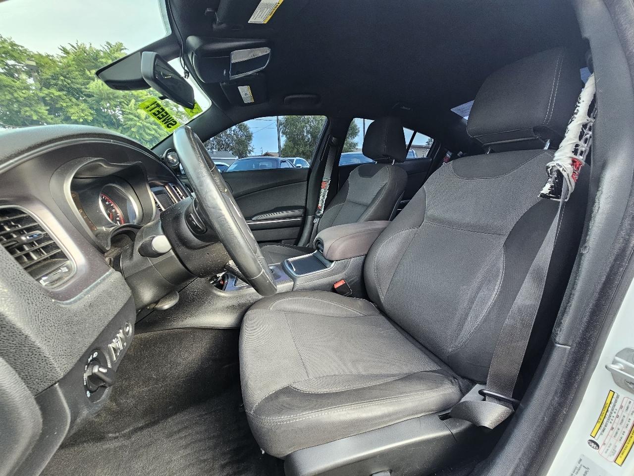 Dodge Charger SE 2015