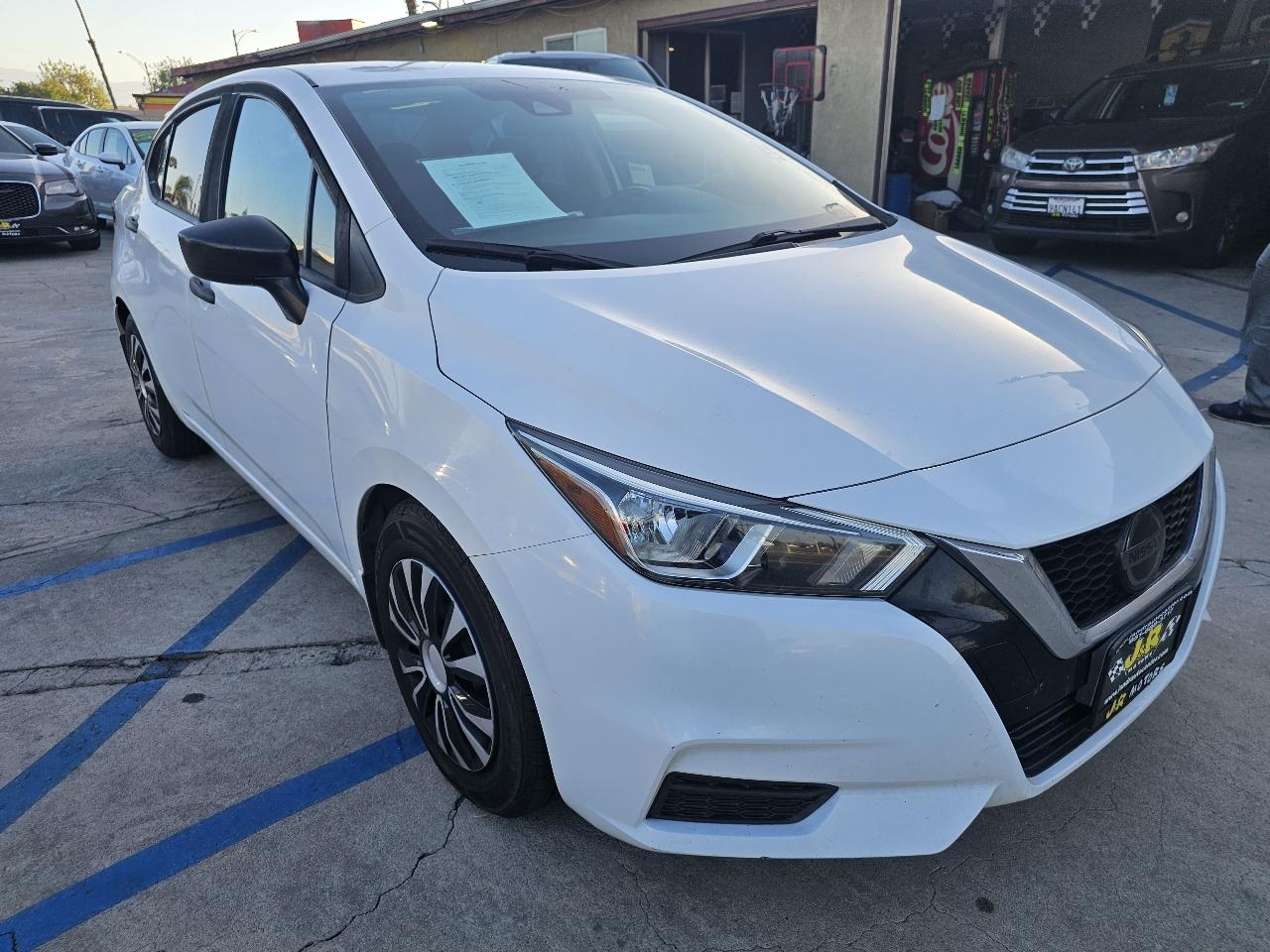 Nissan Versa S CVT 2020