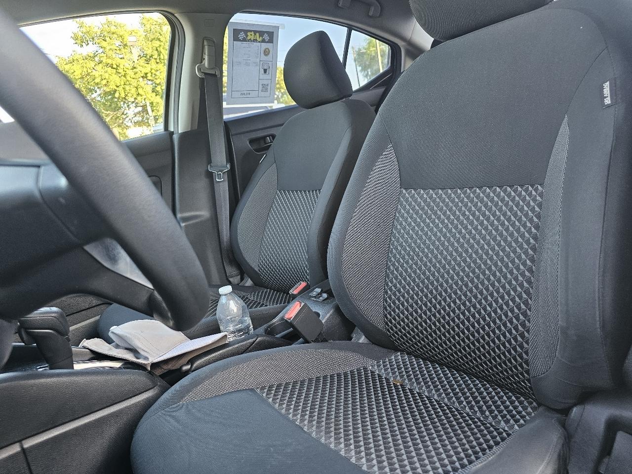 Nissan Versa S CVT 2020