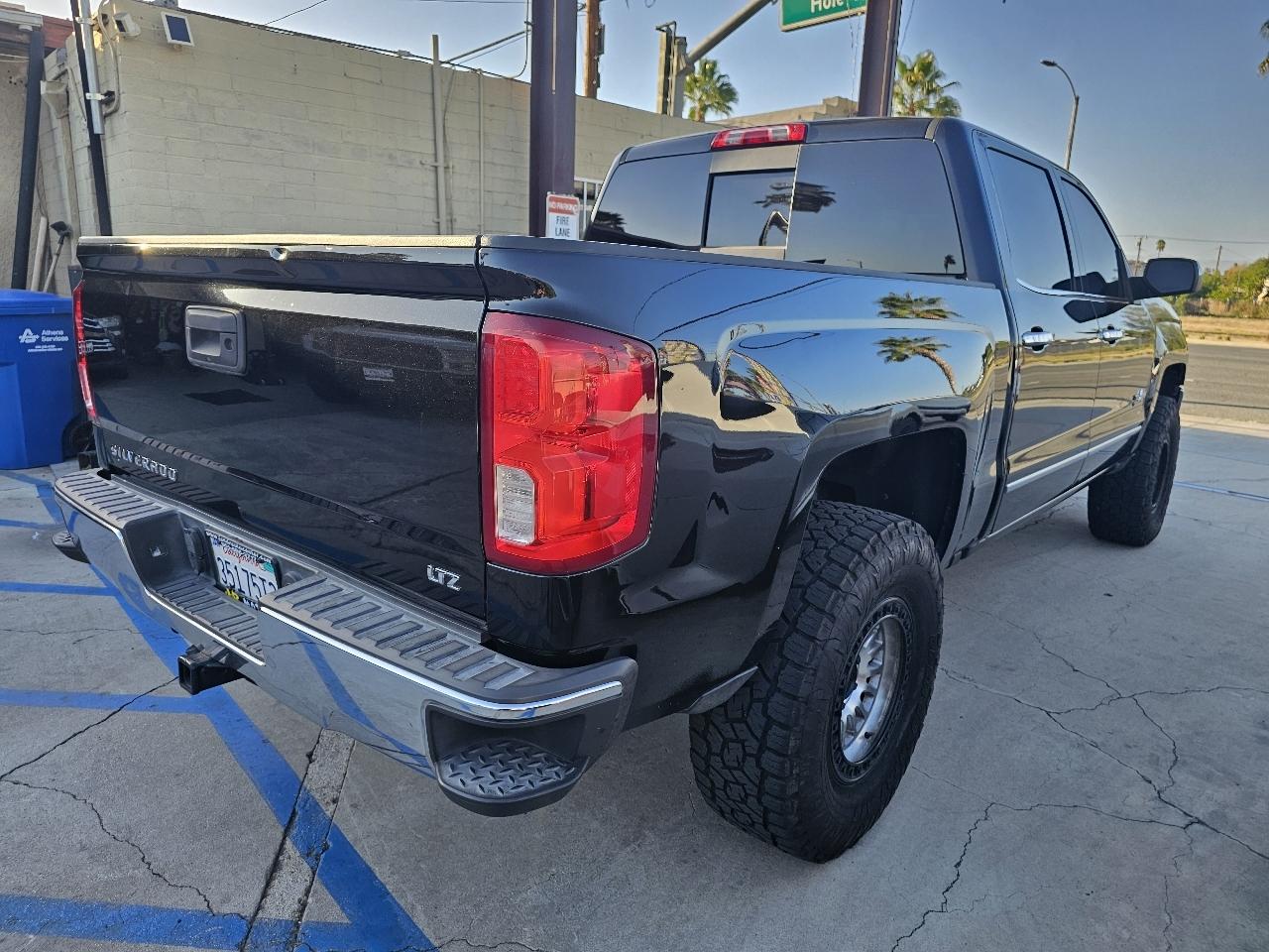 Chevrolet Silverado 1500 LTZ Crew Cab 2WD 2017