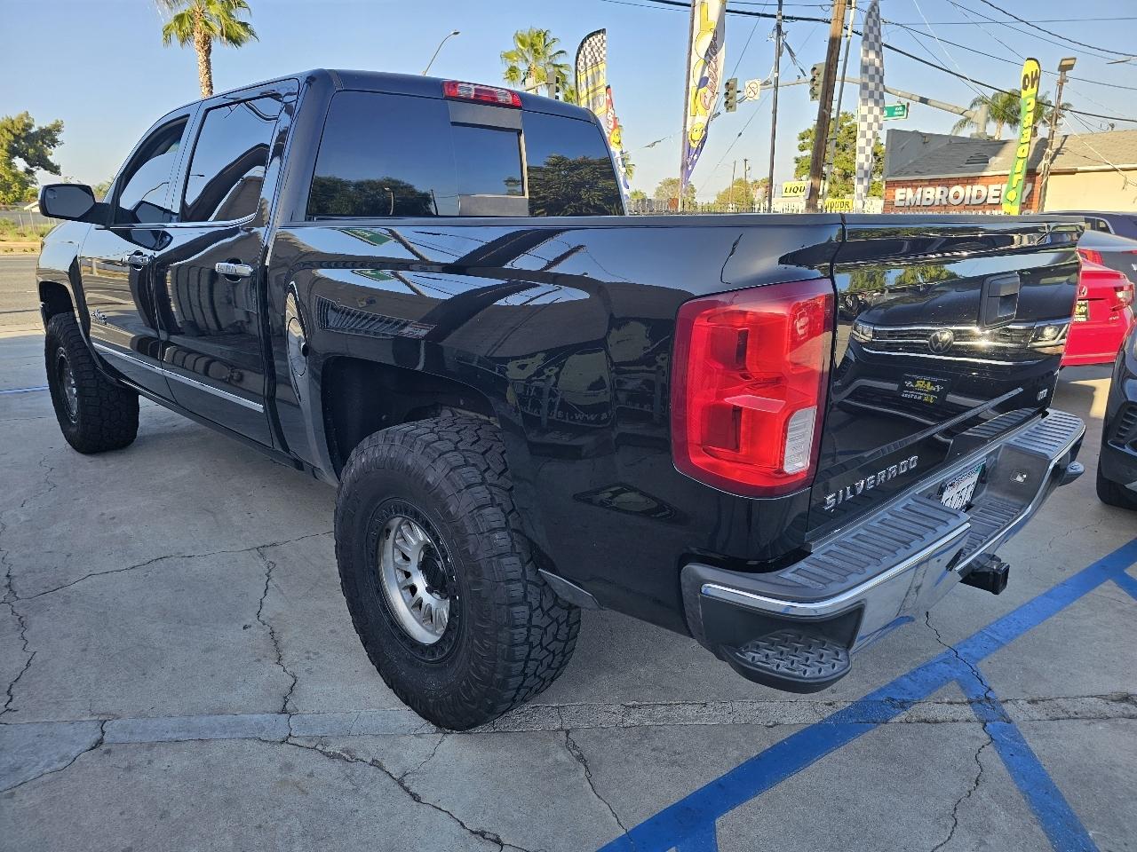 Chevrolet Silverado 1500 LTZ Crew Cab 2WD 2017