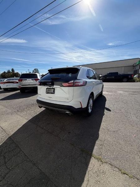 Ford Edge photo 2