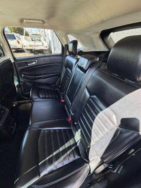 Ford Edge photo 9