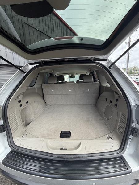 Jeep Grand Cherokee photo 2