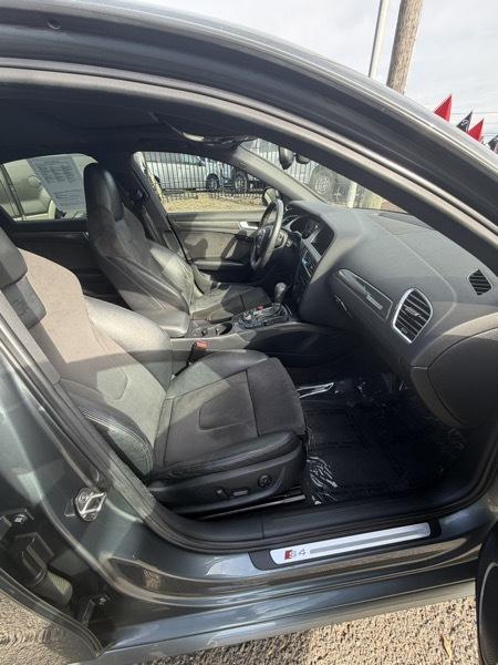 Audi S4 Sedan quattro S tronic 2012