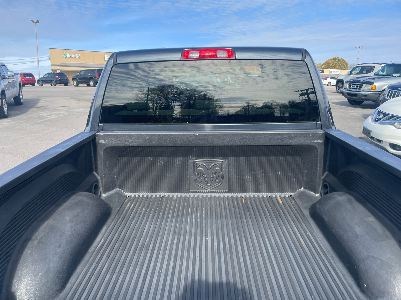 RAM 1500 2WD Crew Cab 140.5" Sport 2016