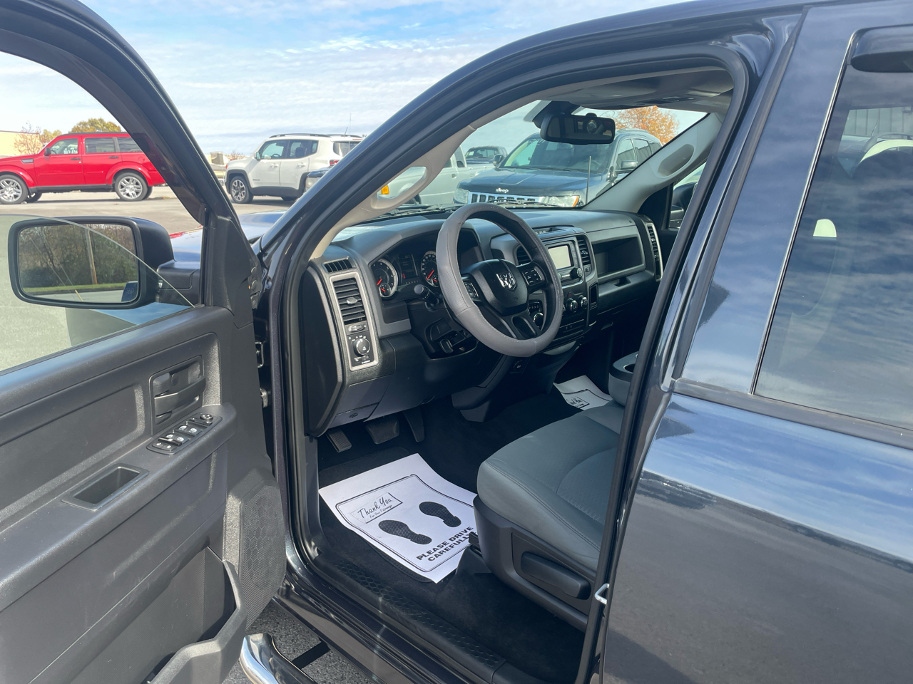 RAM 1500 2WD Crew Cab 140.5" Sport 2016