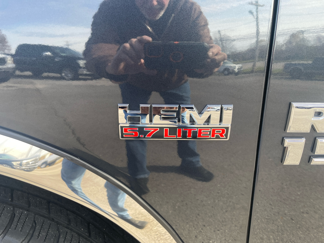 RAM 1500 2WD Crew Cab 140.5" Sport 2016