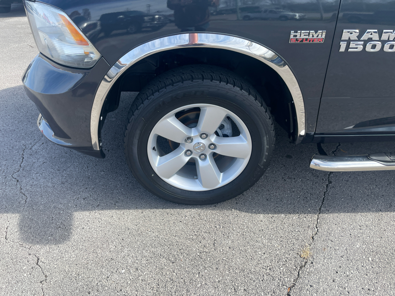 RAM 1500 2WD Crew Cab 140.5" Sport 2016