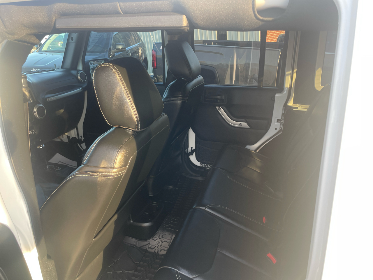 Jeep Wrangler Unlimited Sahara 4WD 2017