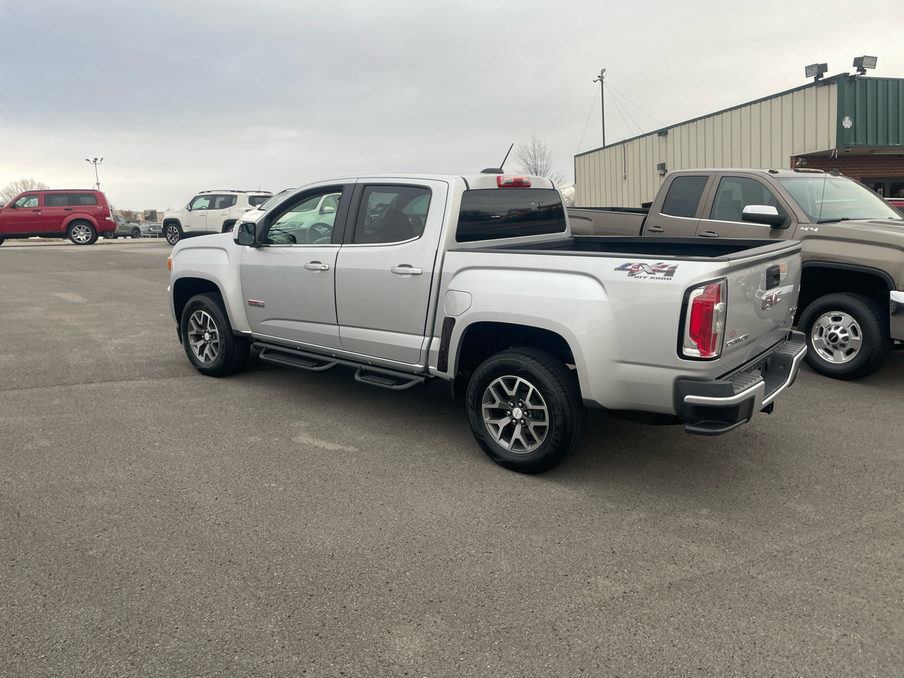 GMC Canyon 4WD Crew Cab 128.3" All Terrain w/Leather 2015