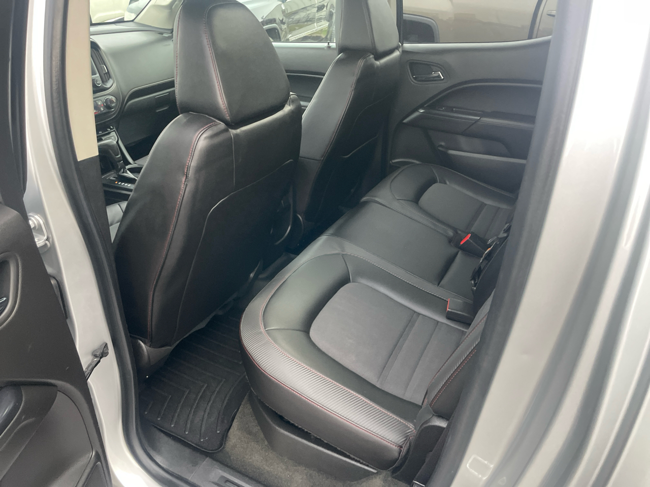 GMC Canyon 4WD Crew Cab 128.3" All Terrain w/Leather 2015