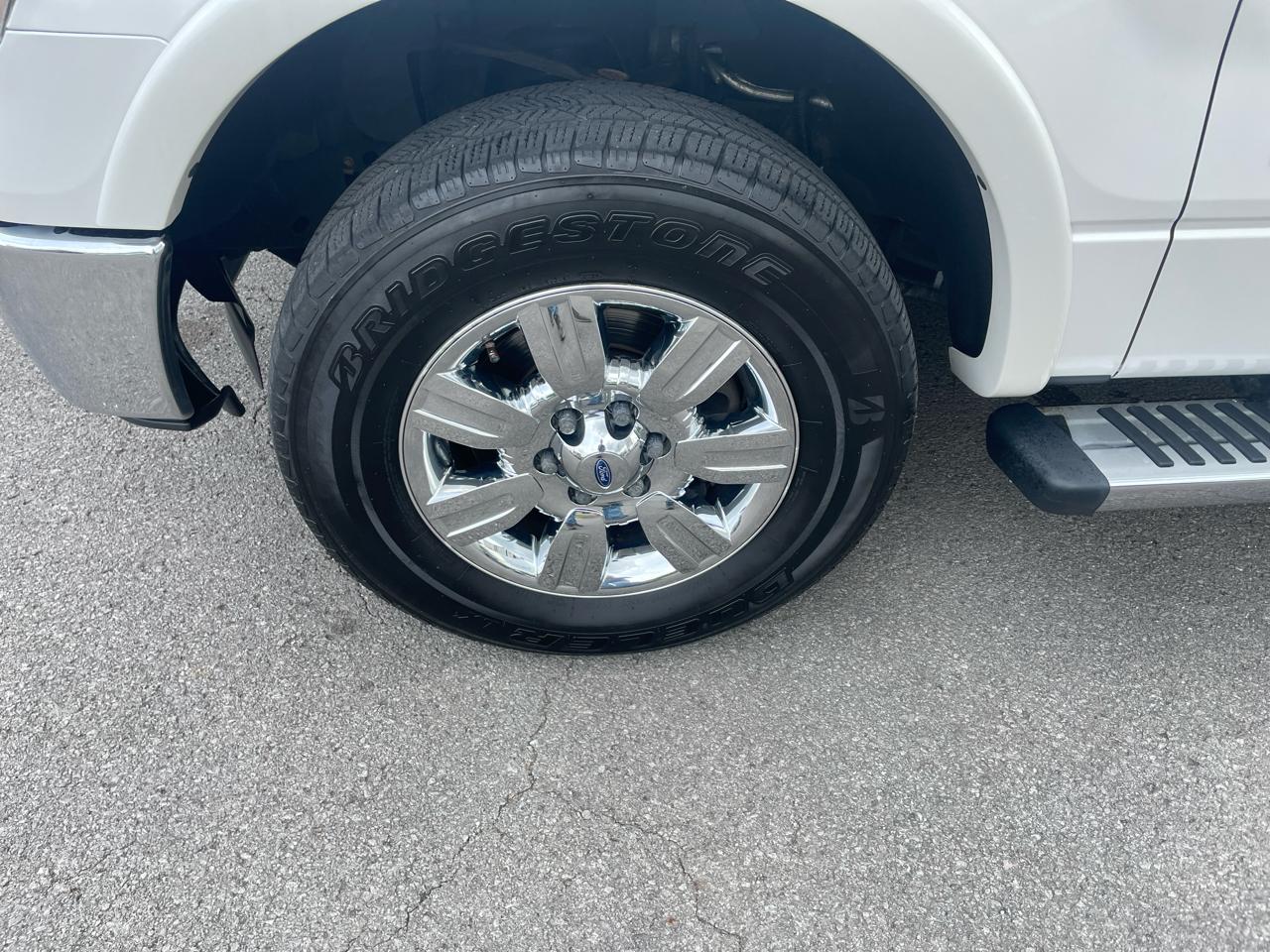 Ford F-150 4WD SuperCrew 139" Lariat 2011