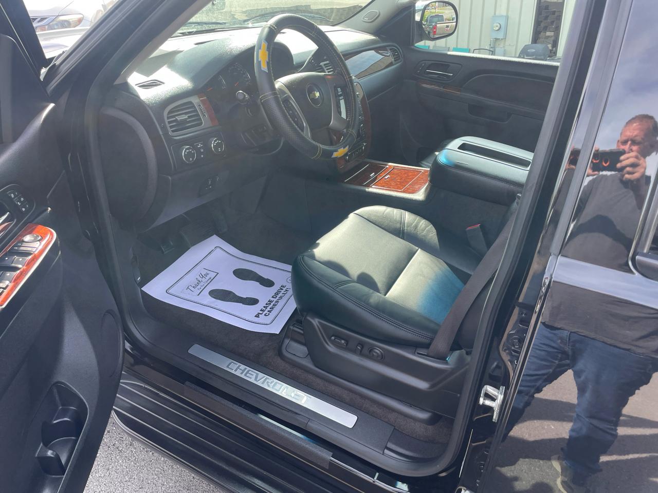 Chevrolet Suburban LTZ 1500 4WD 2012