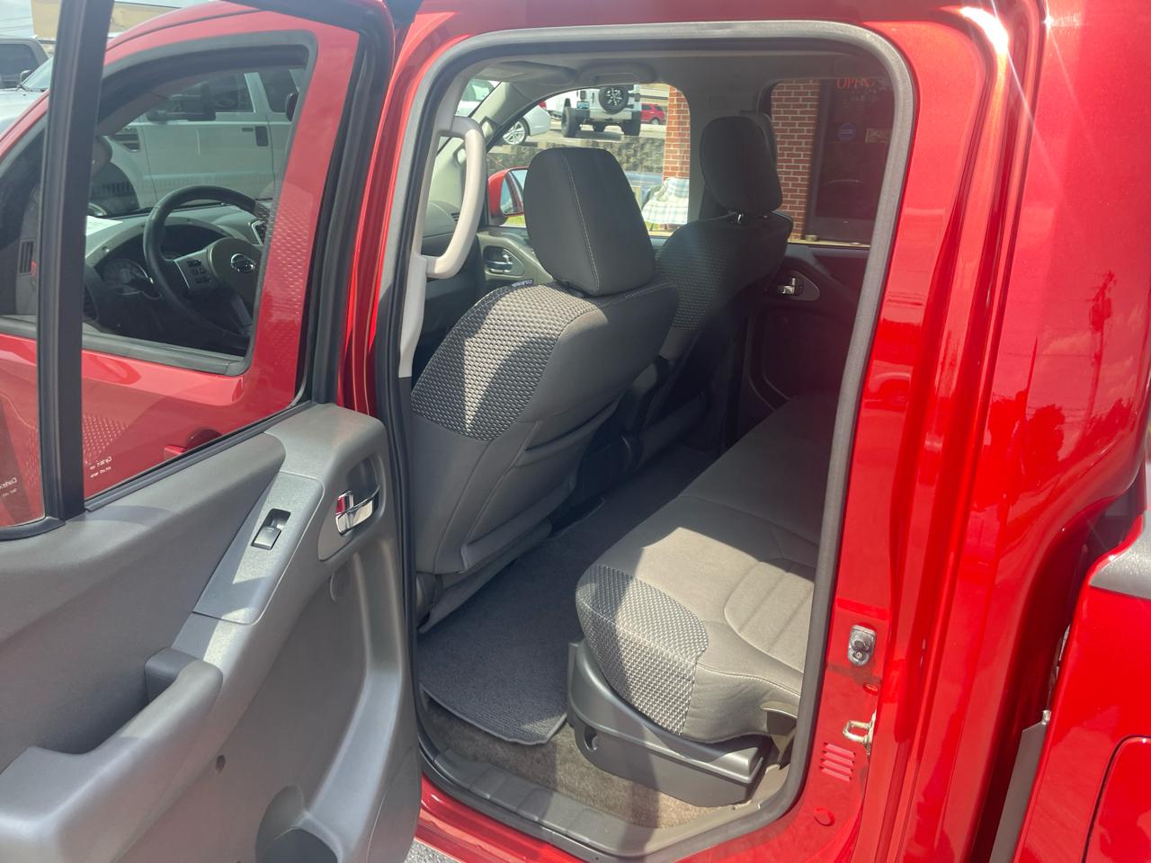 Nissan Frontier PRO-4X Crew Cab 4WD 2014