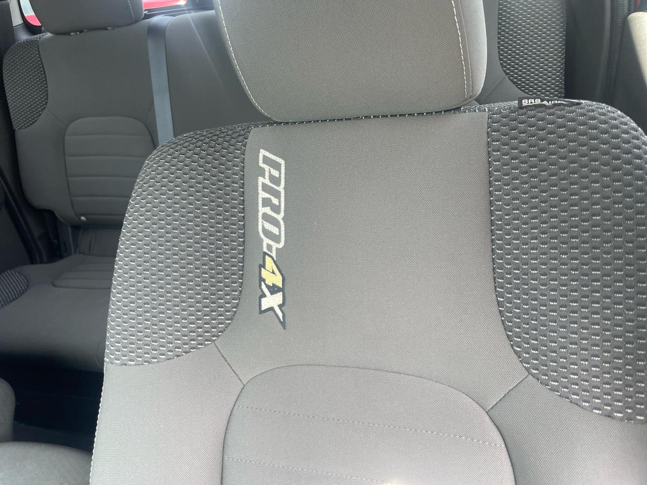 Nissan Frontier PRO-4X Crew Cab 4WD 2014