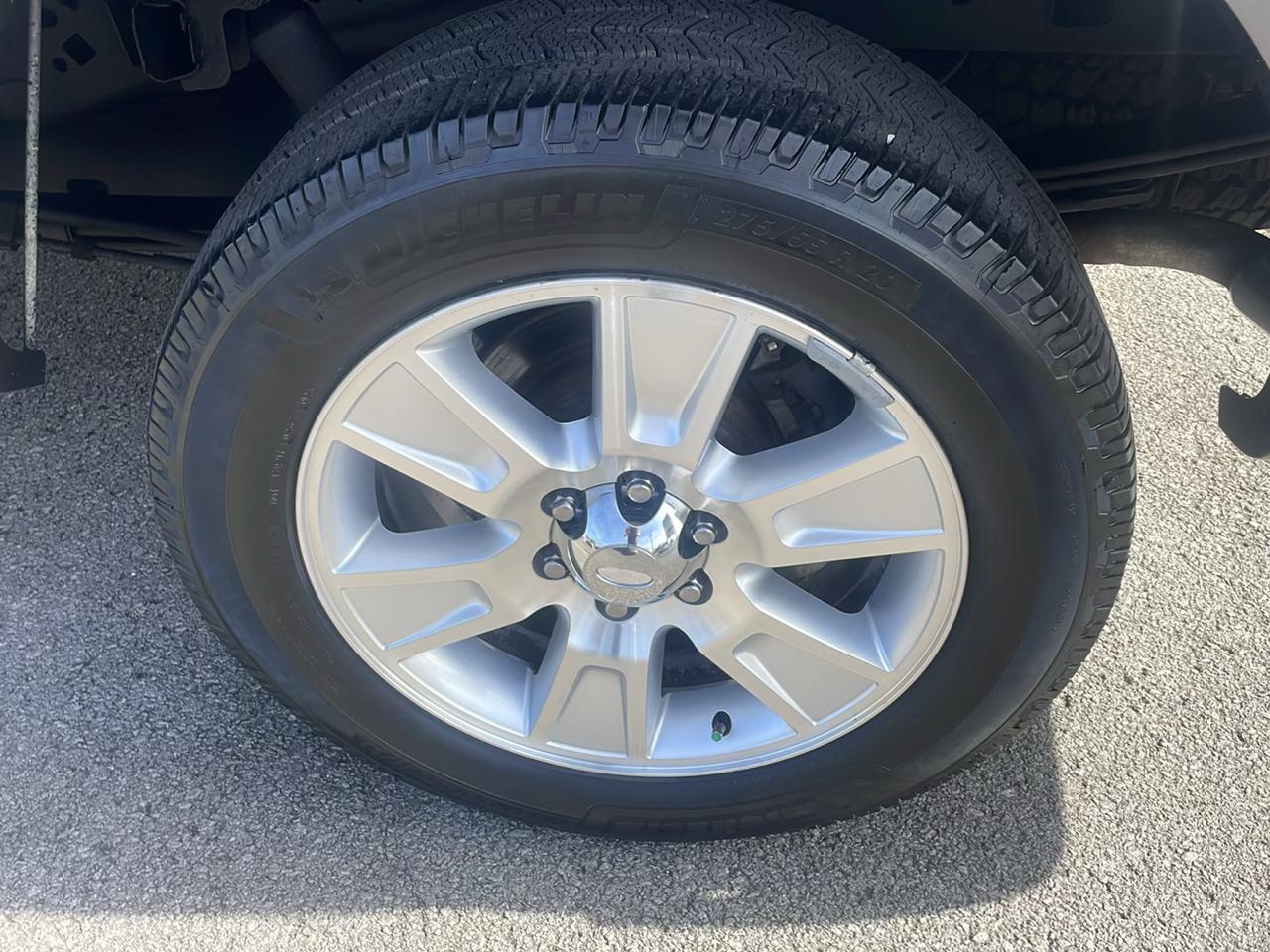 Ford F-150 4WD SuperCrew 139" Lariat 2011