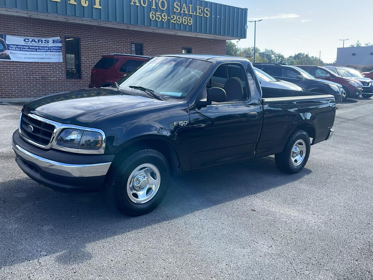 Ford F-150 2WD Reg Cab 126" XL 2004