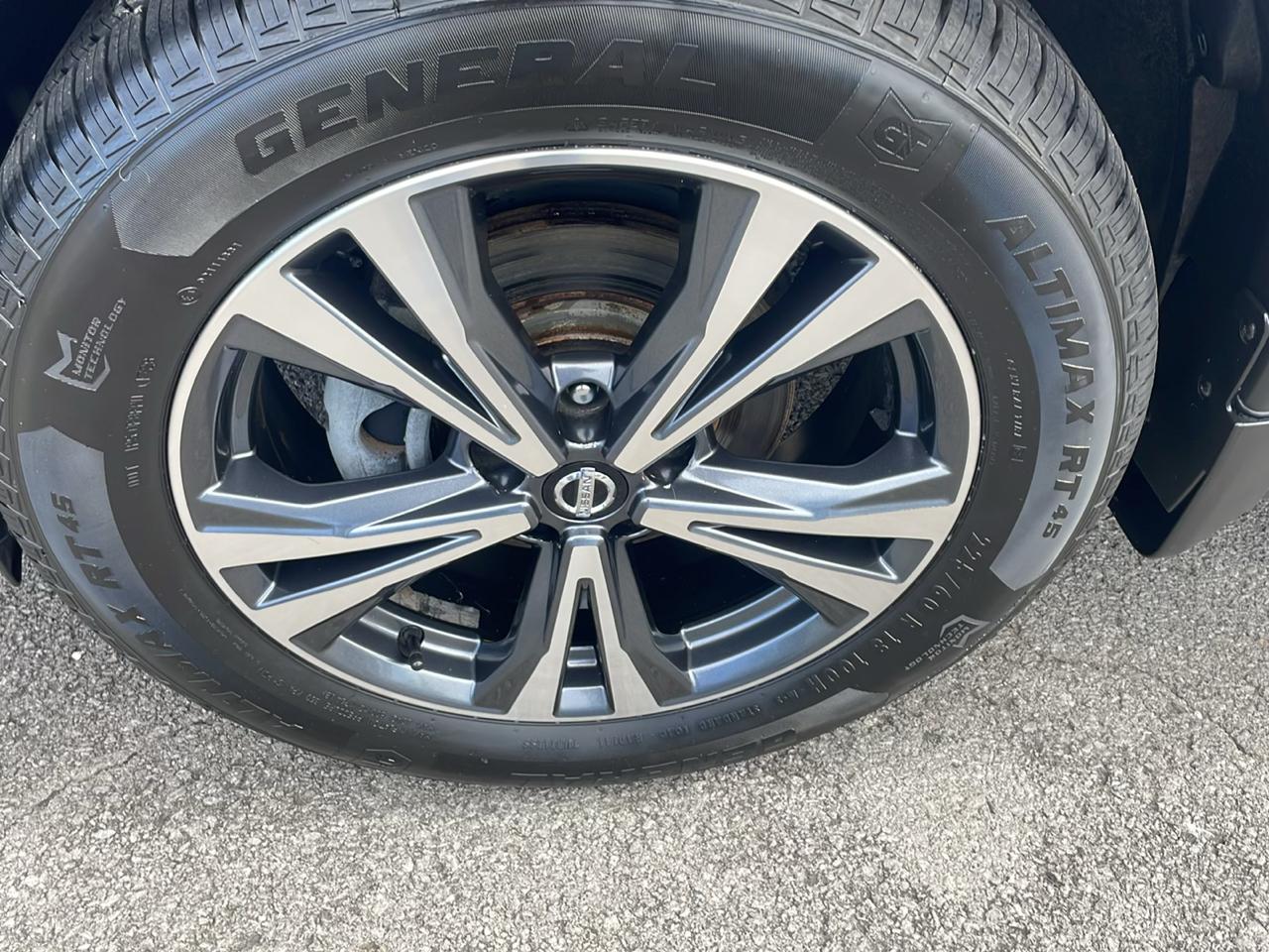 Nissan Rogue SL 4D SUV AWD 2017
