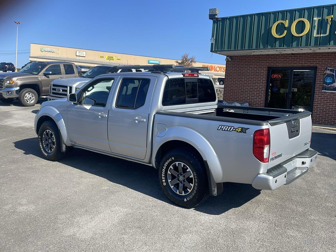 Nissan Frontier Crew Cab 4x4 PRO-4X 2015