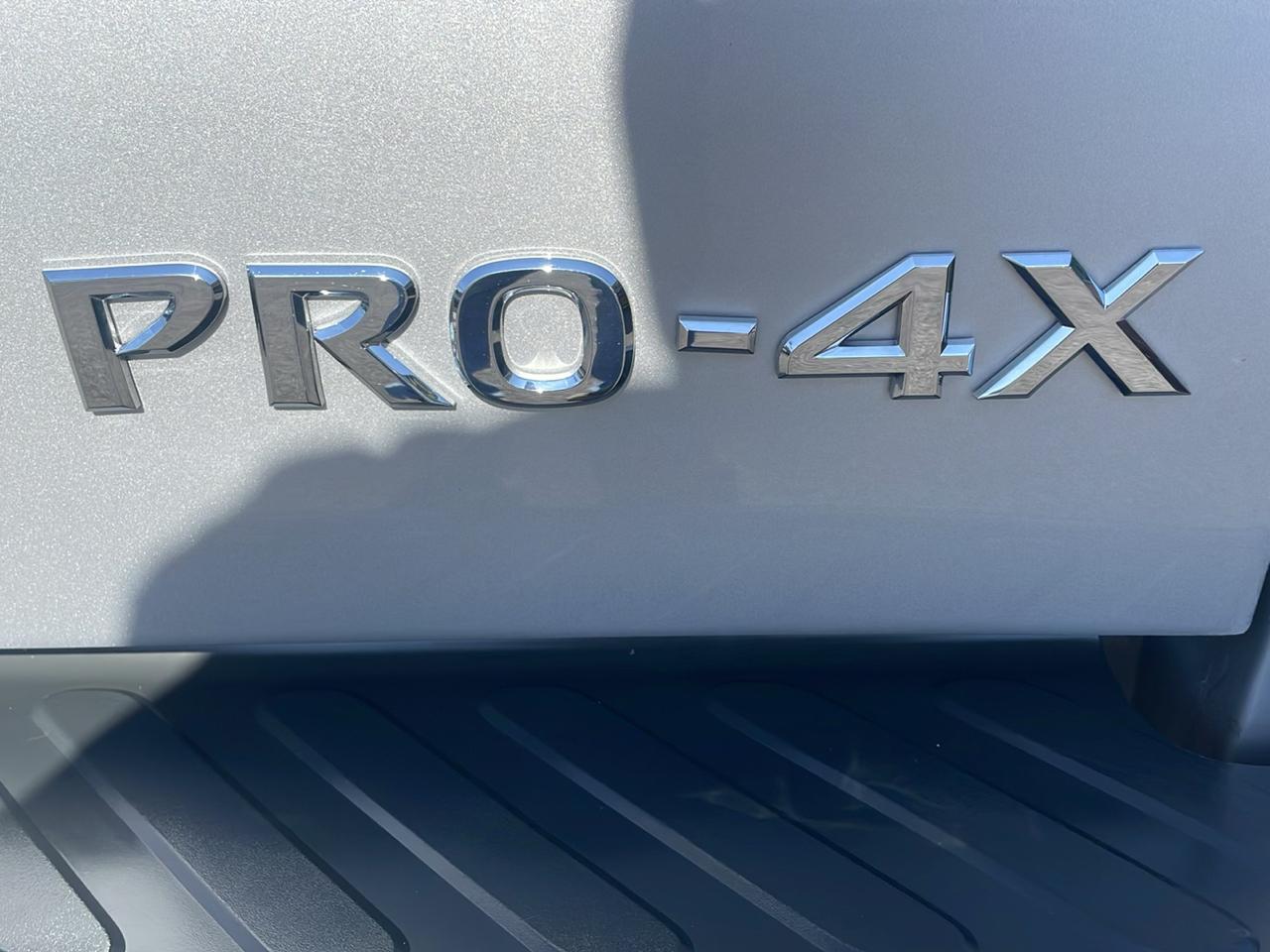 Nissan Frontier Crew Cab 4x4 PRO-4X 2015