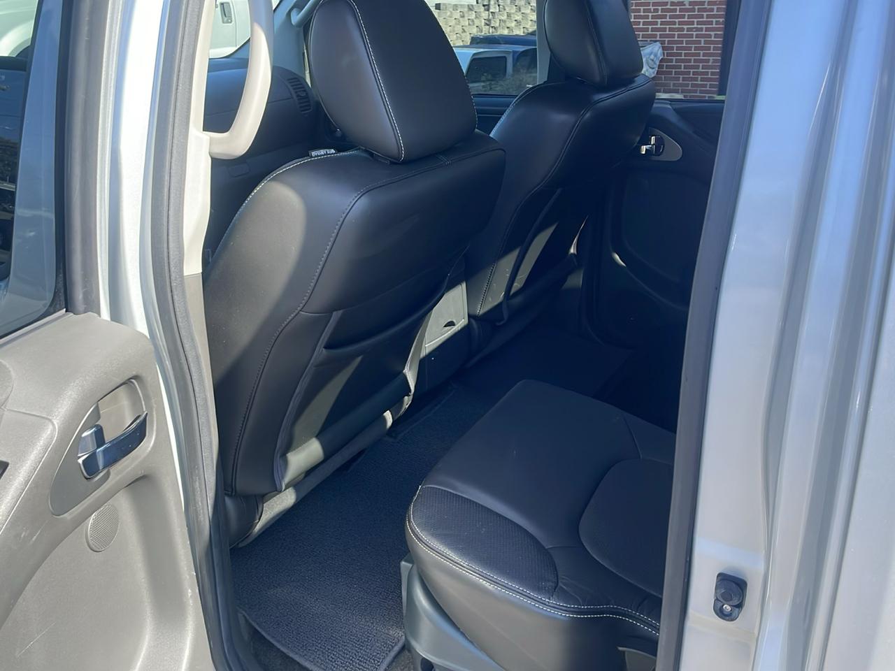 Nissan Frontier Crew Cab 4x4 PRO-4X 2015