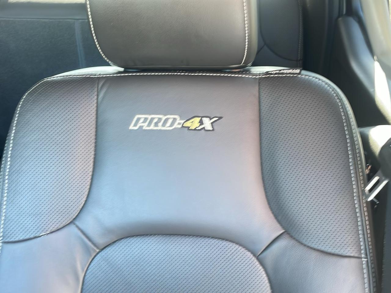 Nissan Frontier Crew Cab 4x4 PRO-4X 2015