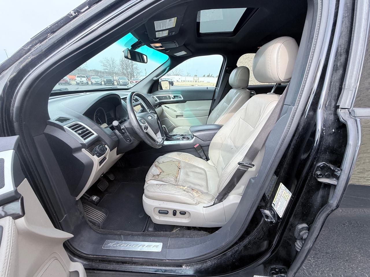 Ford Explorer Limited FWD 2012