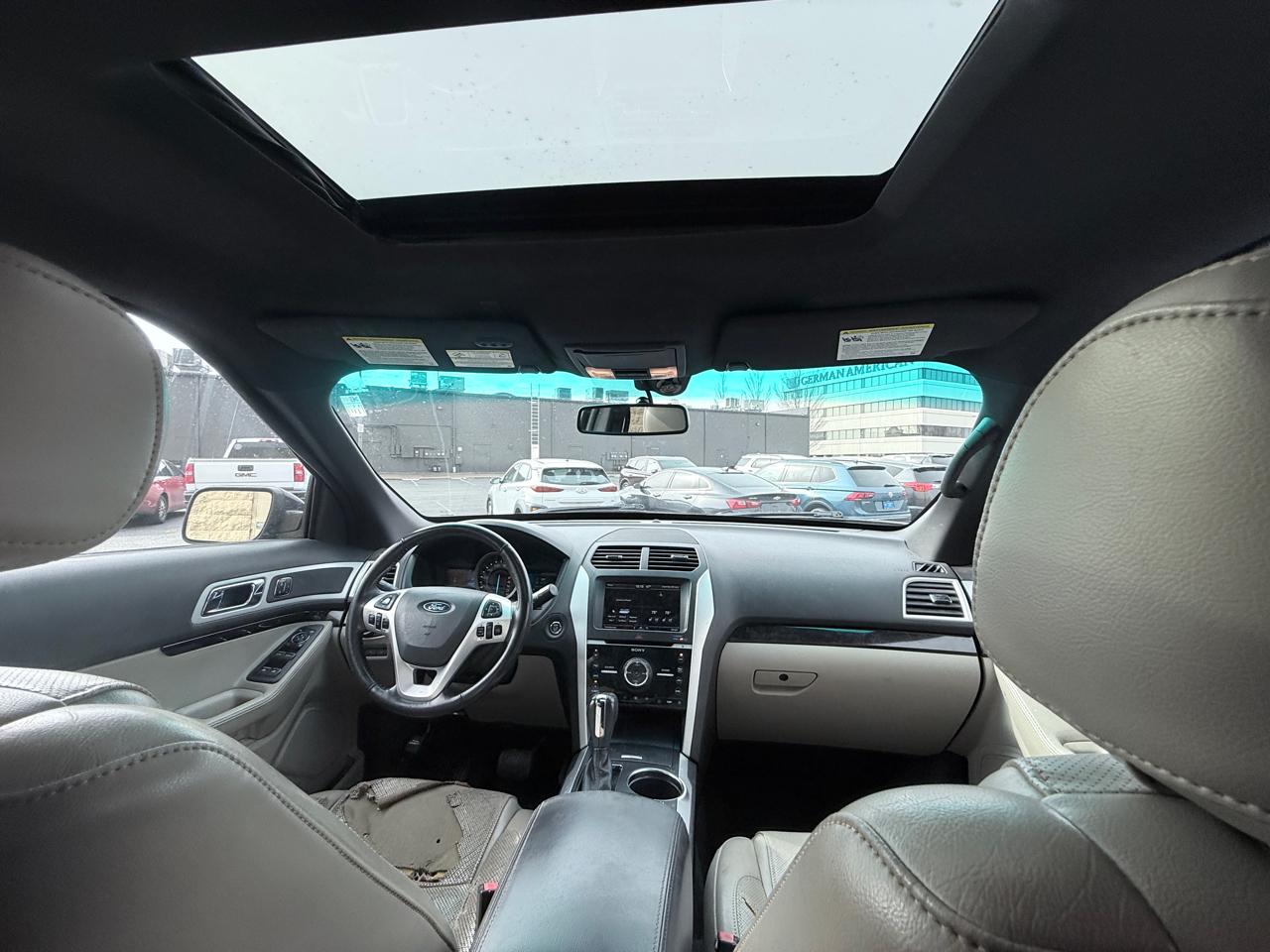 Ford Explorer Limited FWD 2012