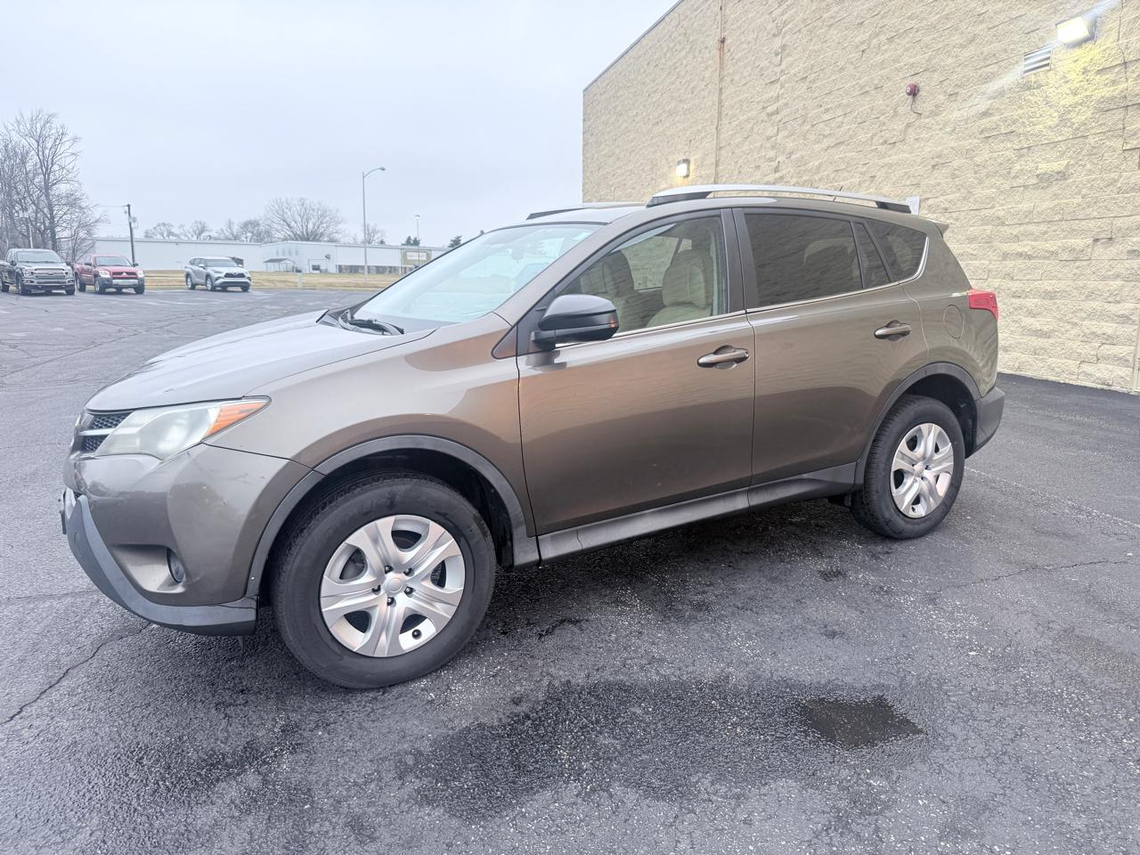 Toyota RAV4 LE FWD 2013