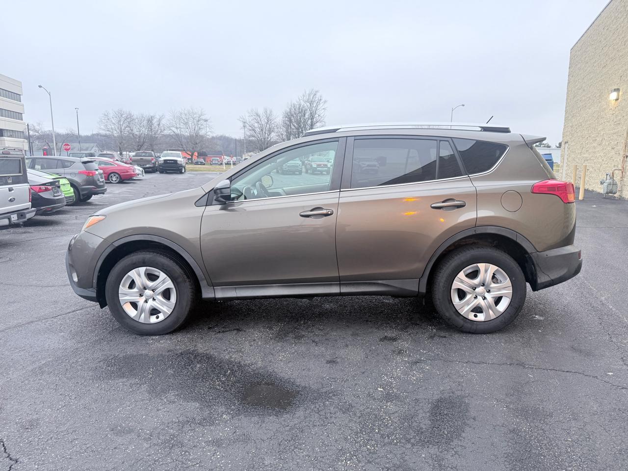 Toyota RAV4 LE FWD 2013