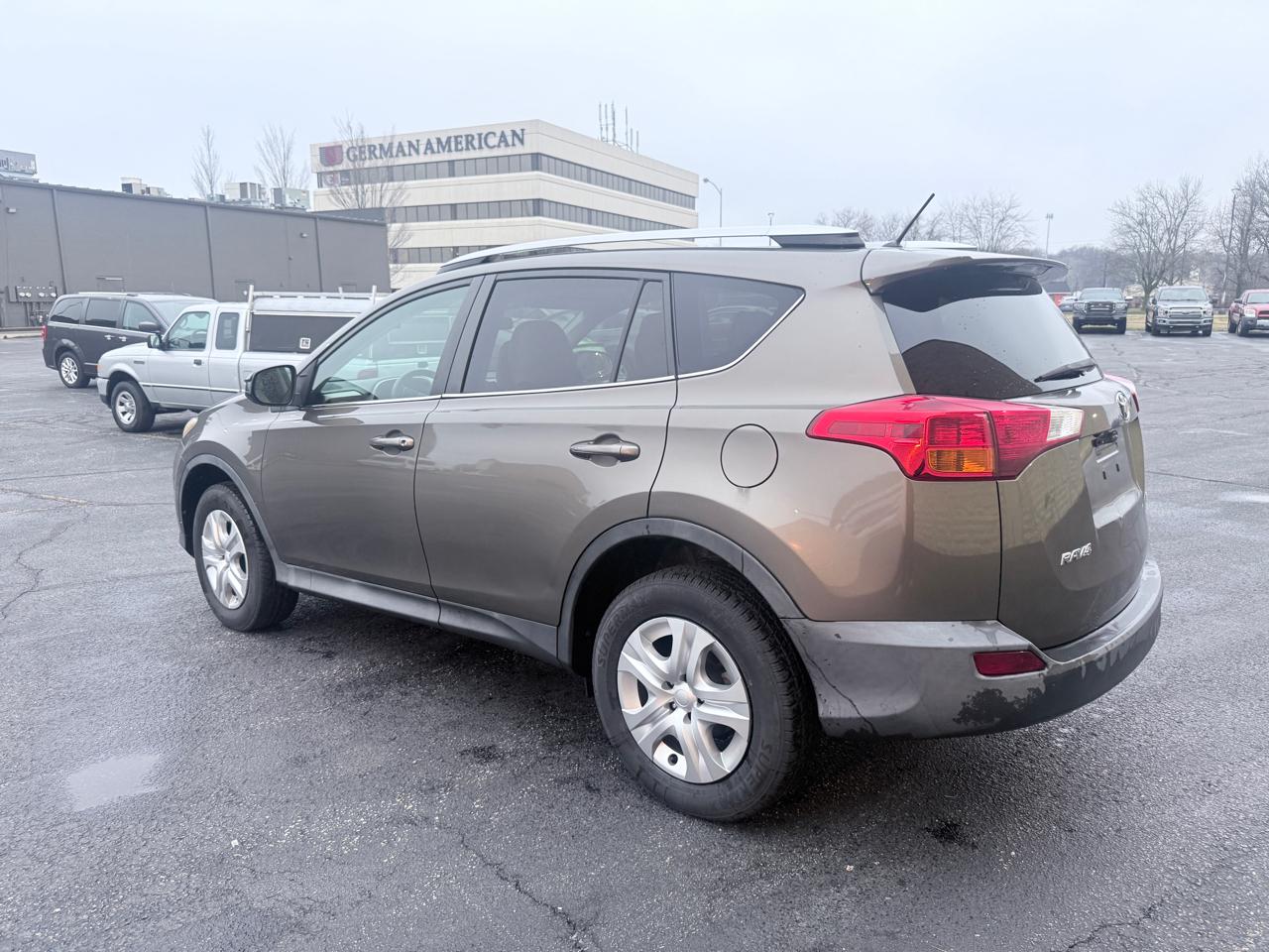 Toyota RAV4 LE FWD 2013