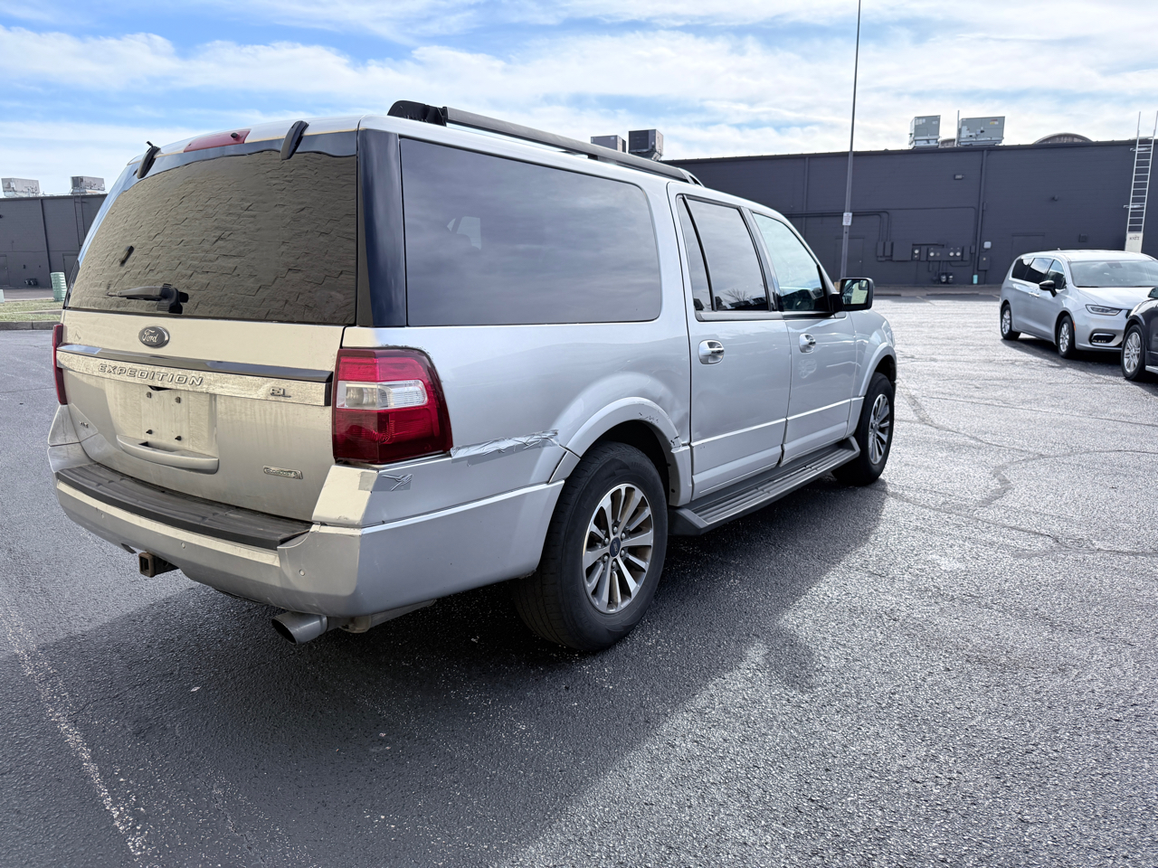 Ford Expedition EL XLT 4WD 2016