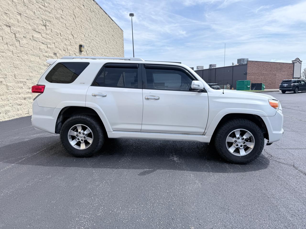 Toyota 4Runner SR5 4WD 2012