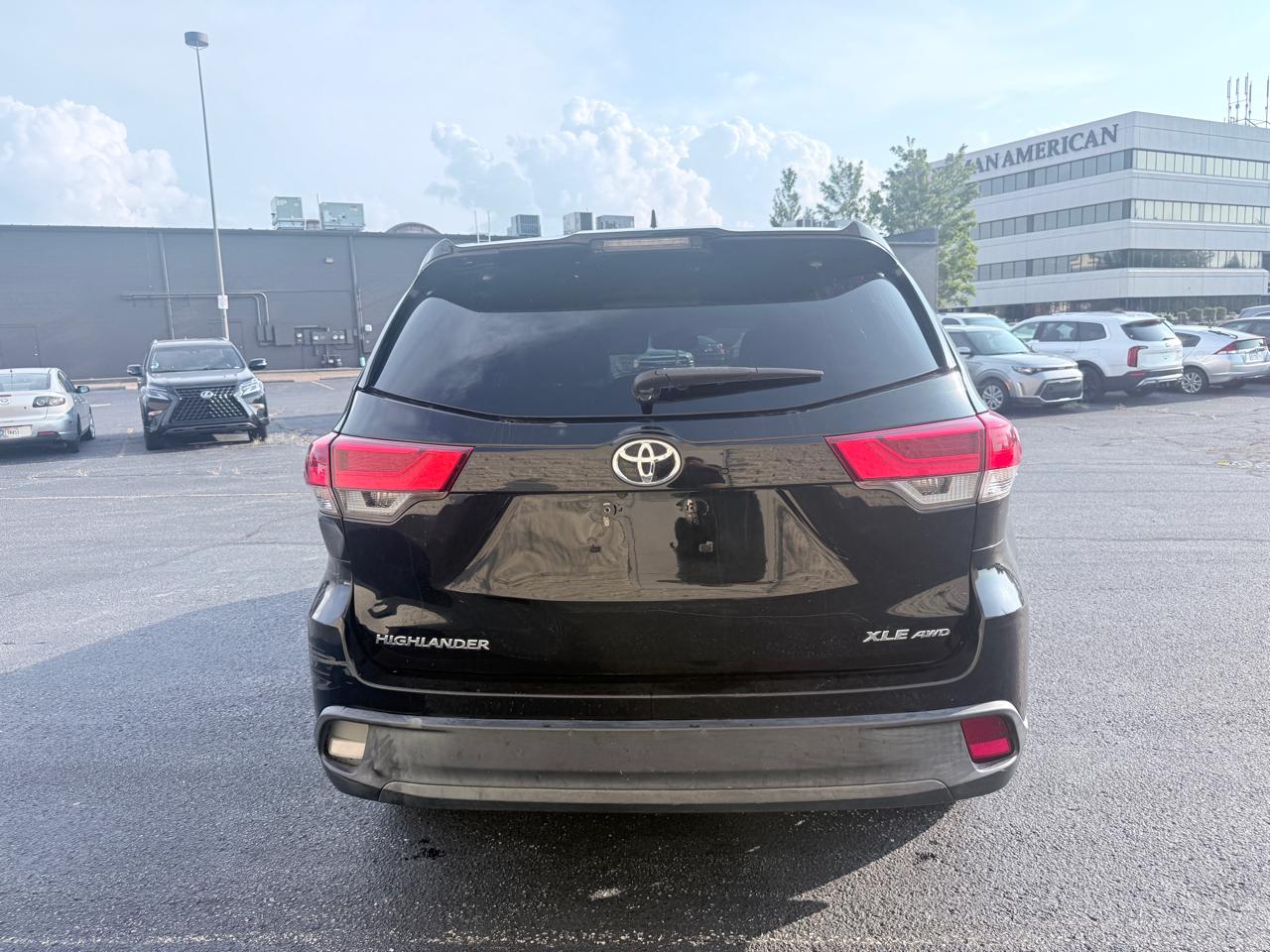 Toyota Highlander XLE AWD V6 2019