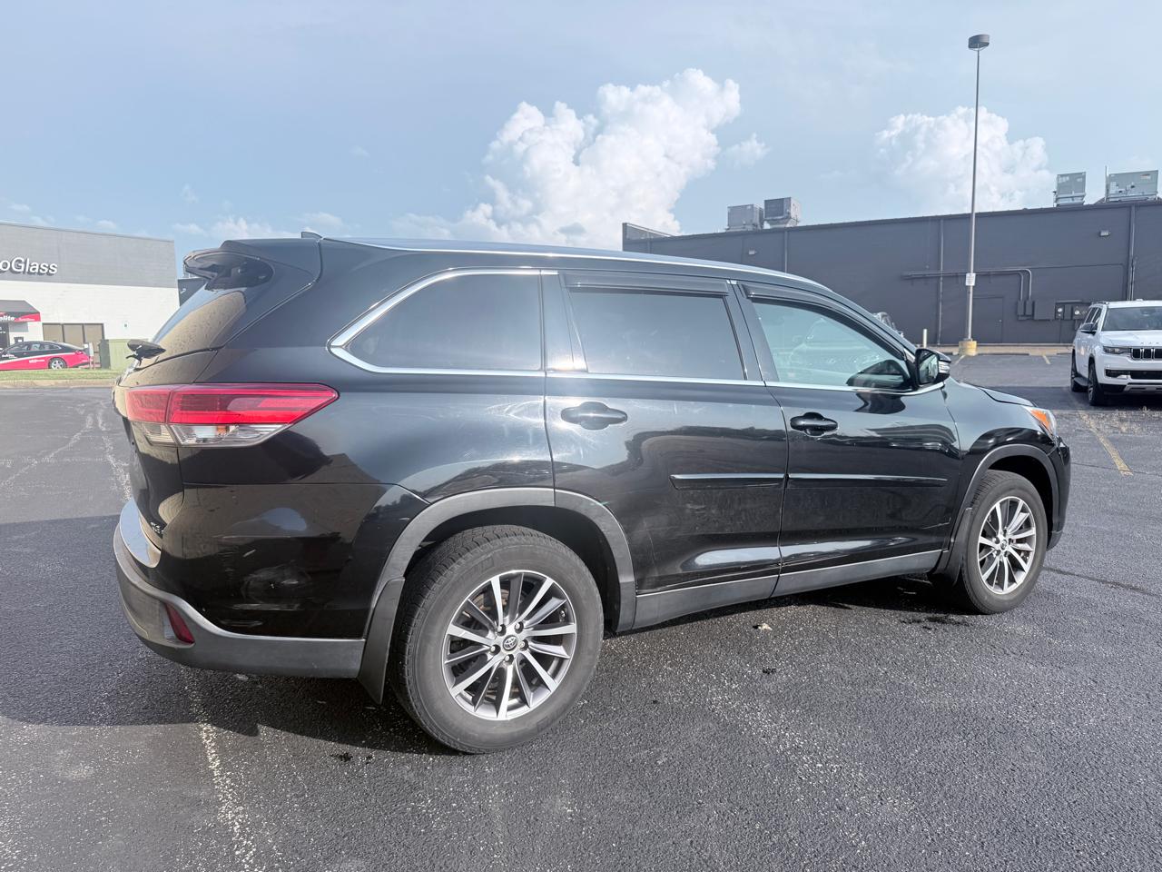Toyota Highlander XLE AWD V6 2019