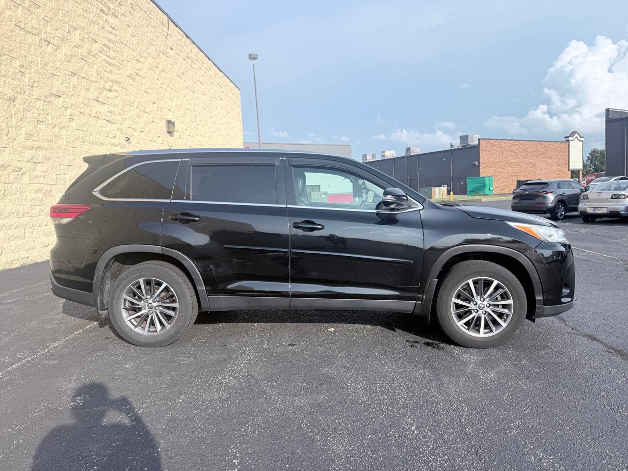 Toyota Highlander XLE AWD V6 2019